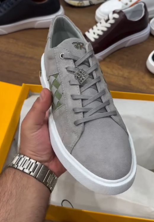 Green check suede gray casual shoes