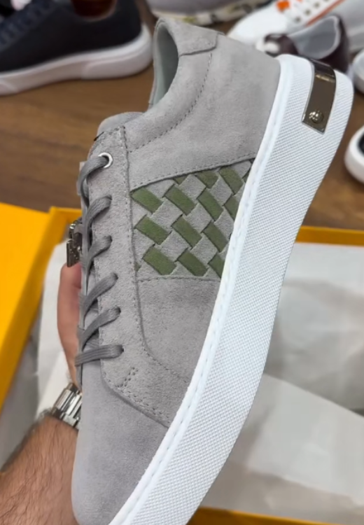 Green check suede gray casual shoes