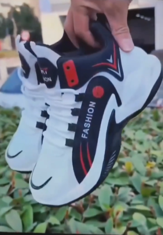High top color matching basketball shoes