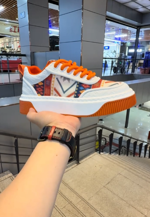 Orange embroidered thick shoelaces casual shoes
