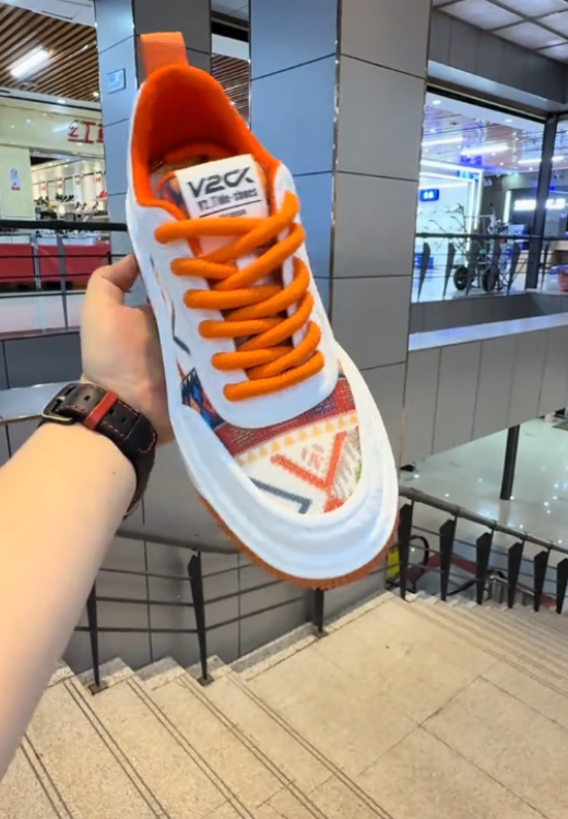 Orange embroidered thick shoelaces casual shoes