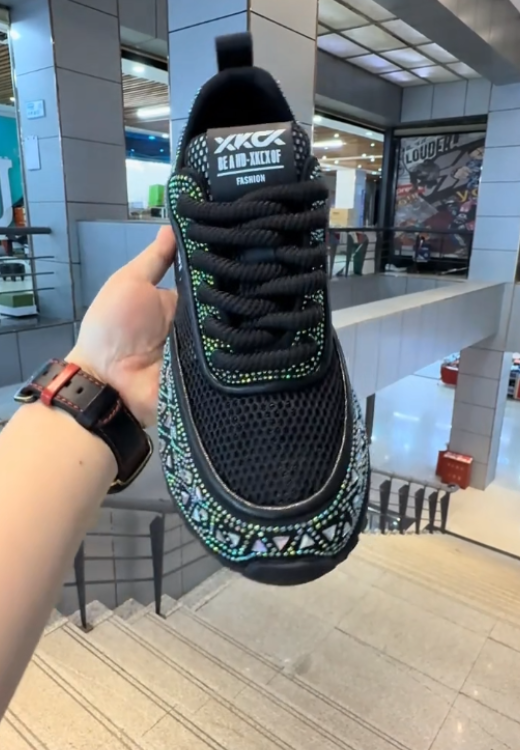 Black mesh breathable rhinestone heightening sneakers