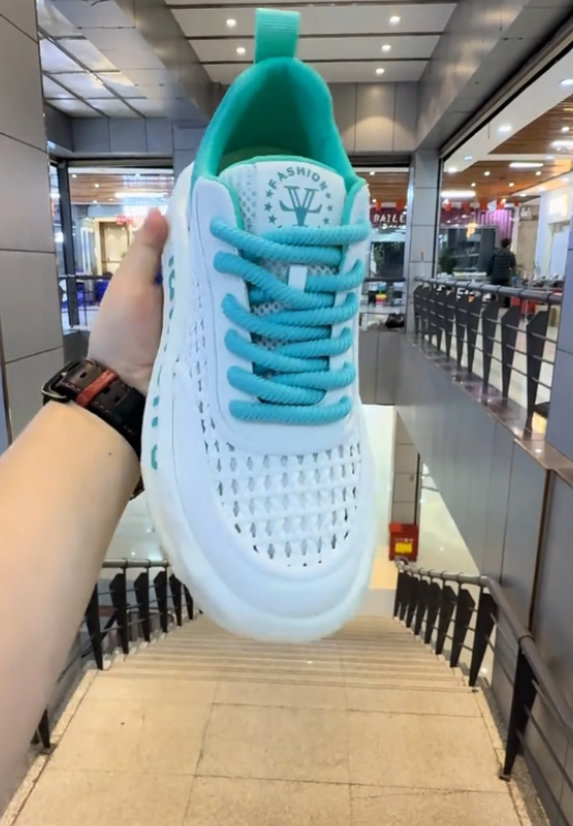 Men's blue hollow running shoes