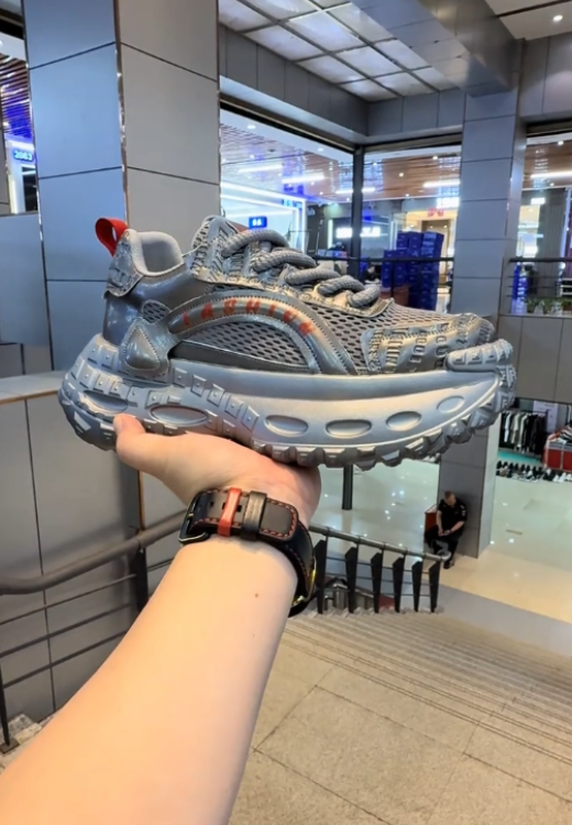 Silver-gray non-slip casual shoes with raised tire soles