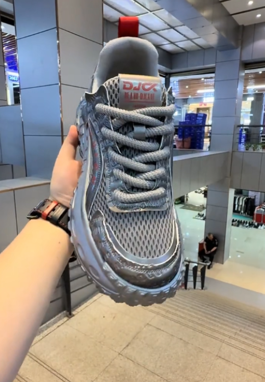 Silver-gray non-slip casual shoes with raised tire soles