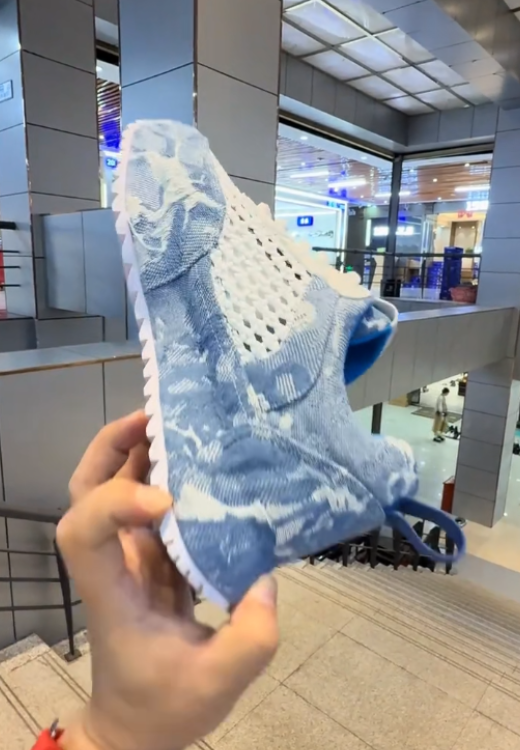 Colored old denim hollow-out breathable sneakers