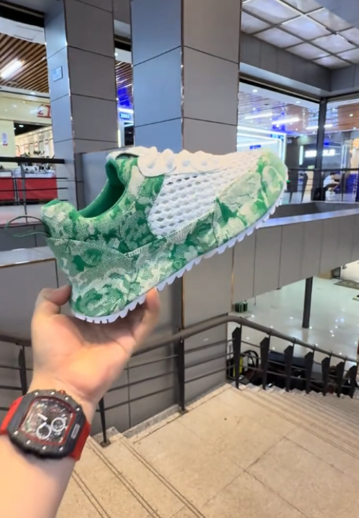 Colored old denim hollow-out breathable sneakers