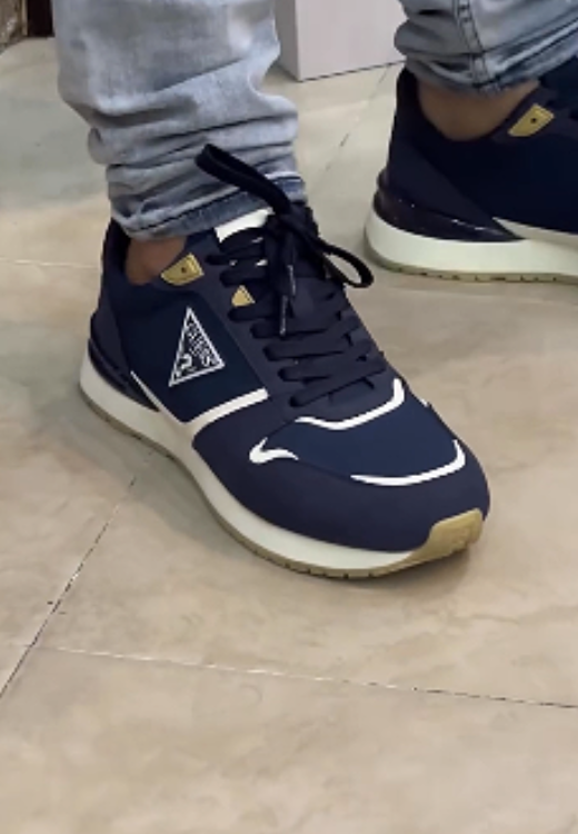 Men guess triangle sneakers
