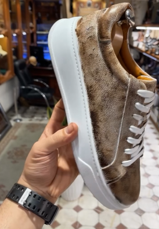 Men's crocodile print casual shoes