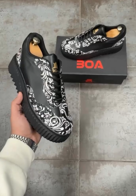Men's hand-painted black and white casual shoes