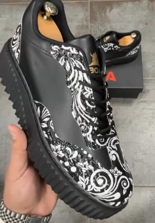 Men's hand-painted black and white casual shoes