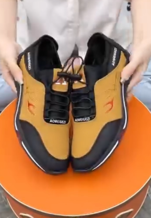 Flame triangle sign color matching safety shoes