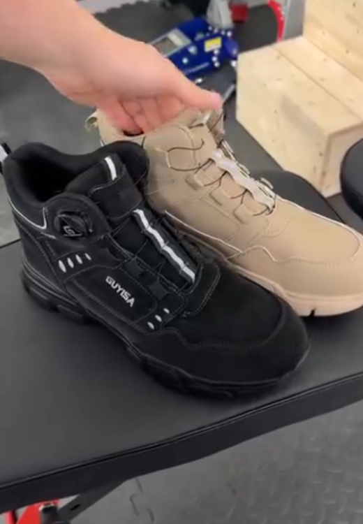 Khaki high-top safety boots