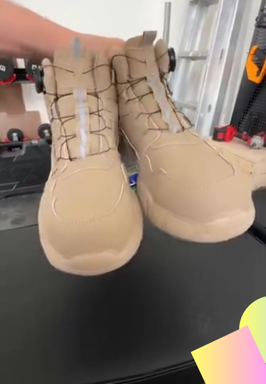 Khaki high-top safety boots