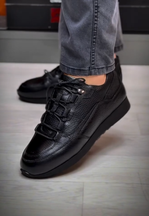 Men's high-quality black waterproof casual shoes