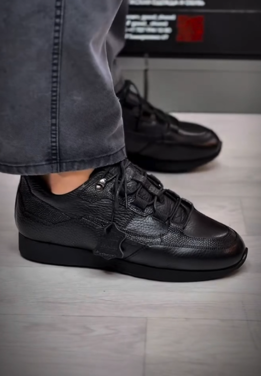 Men's high-quality black waterproof casual shoes