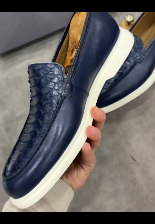 Crocodile solid color stitching casual leather shoes