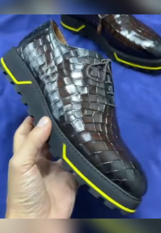 Plaid yellow line casual leather shoes