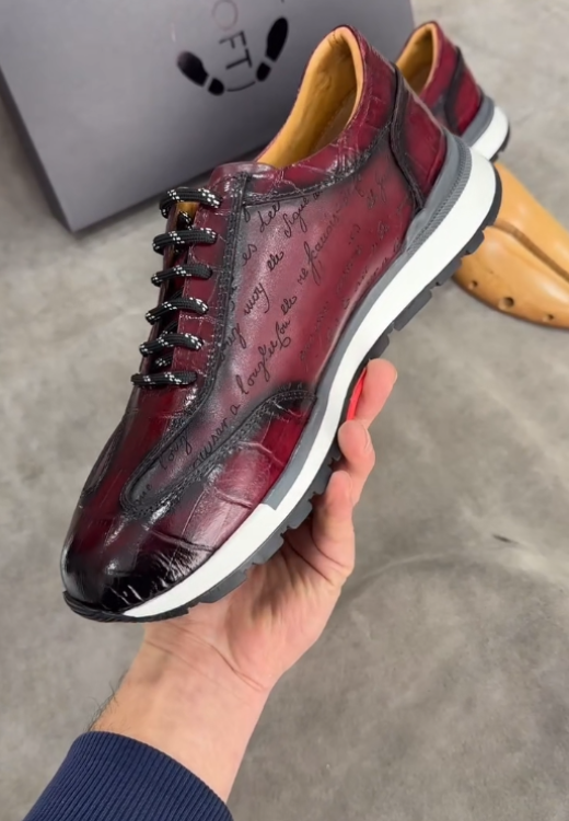 Red letter printed leather casual shoes