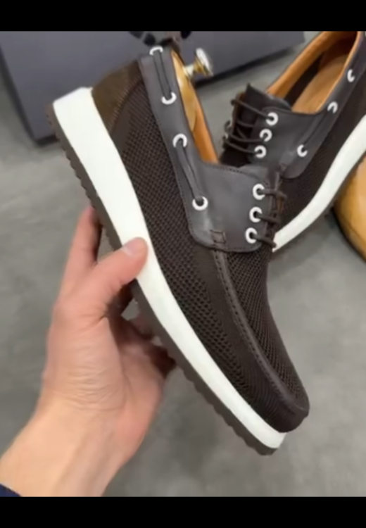 Men's solid color breathable and comfortable casual shoes