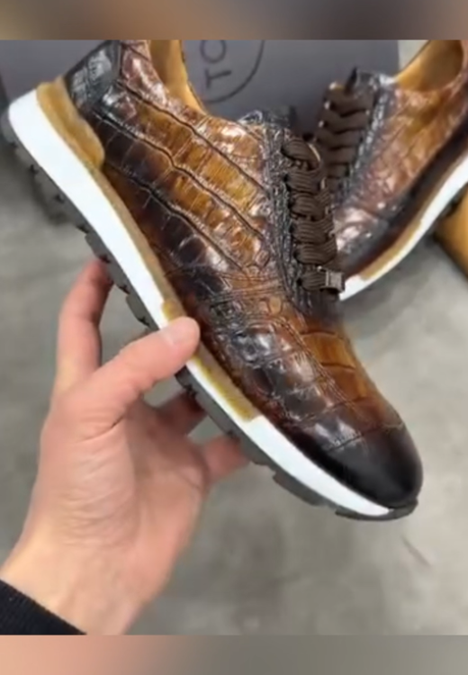 Brown gradient scale casual leather shoes