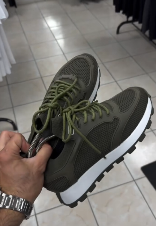 Dark green soft high quality breathable casual sports shoes