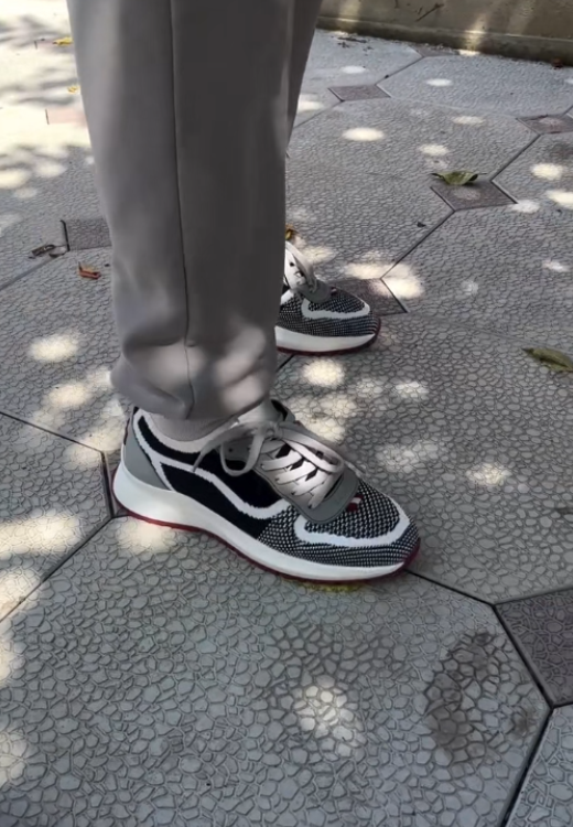 Men's grey grid streamline sneakers