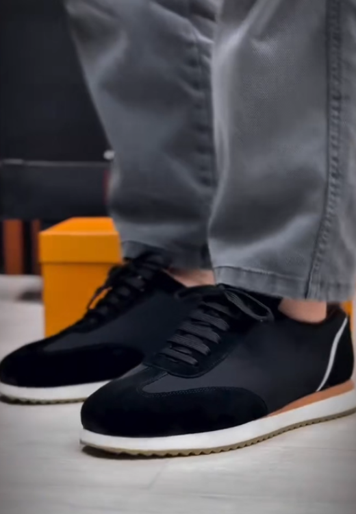 Men's black casual sports shoes