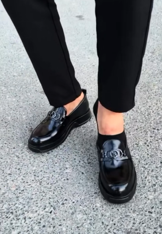 2025 new buckle bright casual shoes