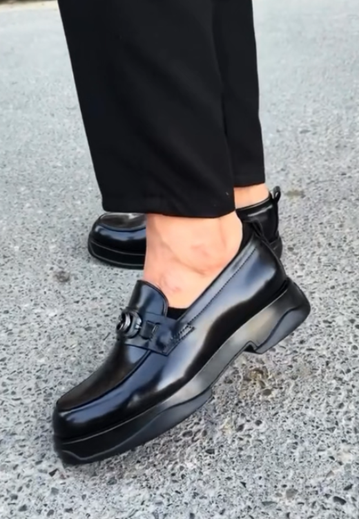 2025 new buckle bright casual shoes