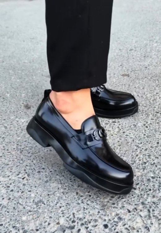 2025 new buckle bright casual shoes