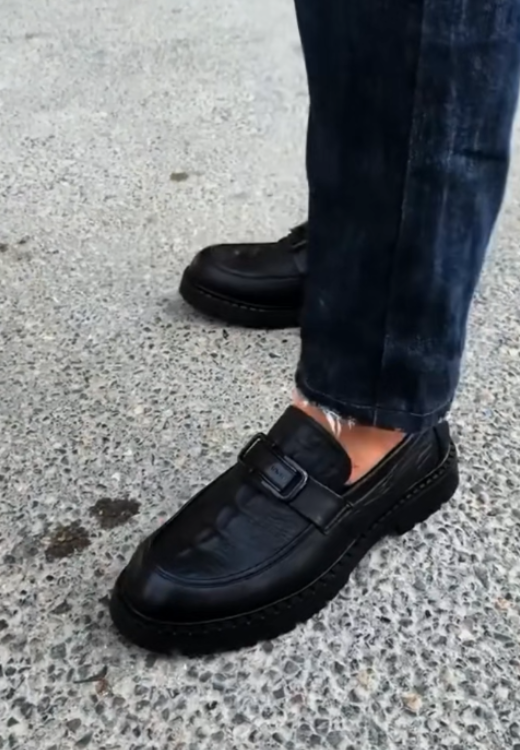 2025 new matte soft leather casual shoes