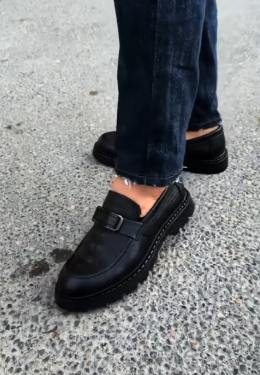 2025 new matte soft leather casual shoes