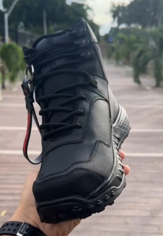 High-top leisure shoes