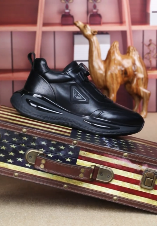 Triangular air cushion leisure shoes