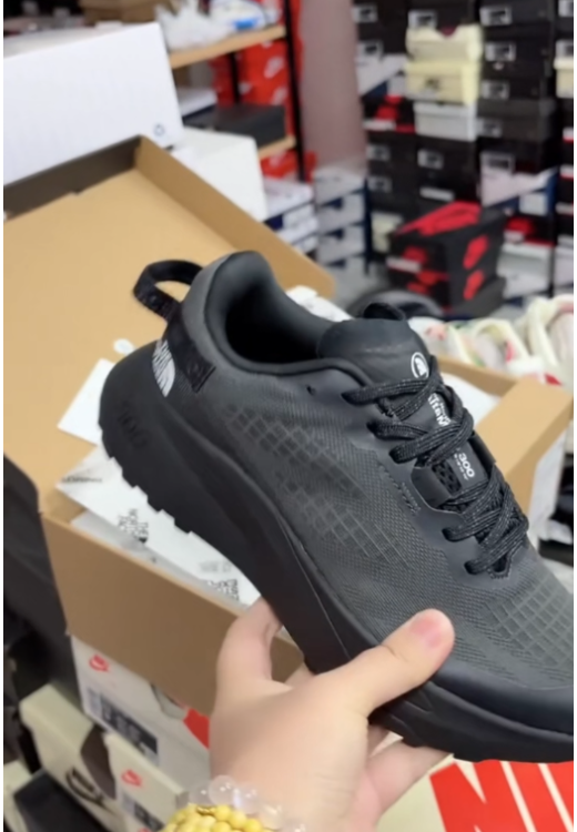Men's grey knitted casual shoes
