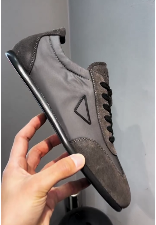 Grey triangle frame casual Forrest Gump shoes
