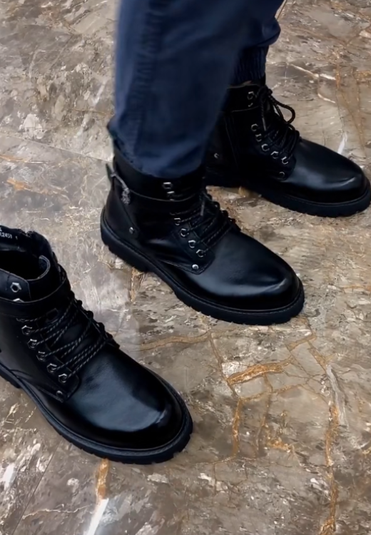Men's waterproof leather boots in autumn