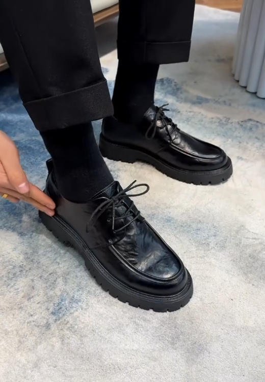 Black origami casual leather shoes