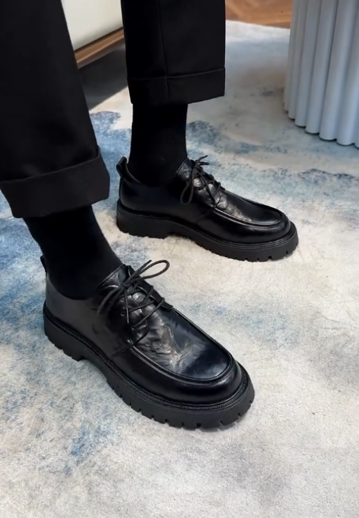 Black origami casual leather shoes