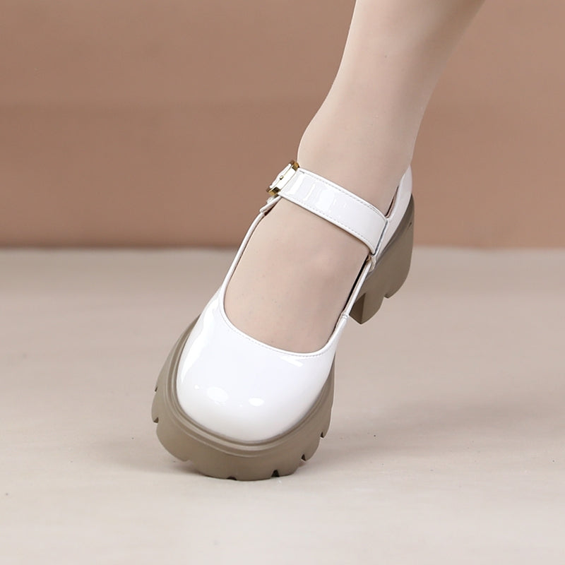 Patent leather retro lady shoes