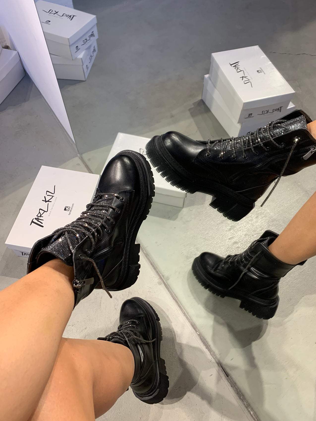(Christmas Big Saleš„) Italian leather sequin casual boots