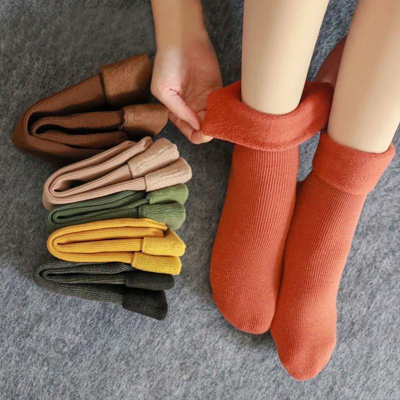 Vertical stripes cashmere snow socks