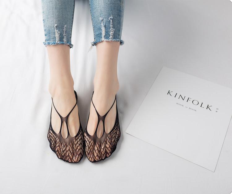 Breathable knitted lace socks