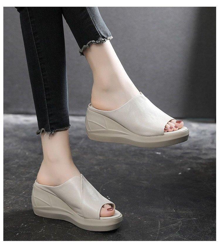Durable non-slip leather slippers