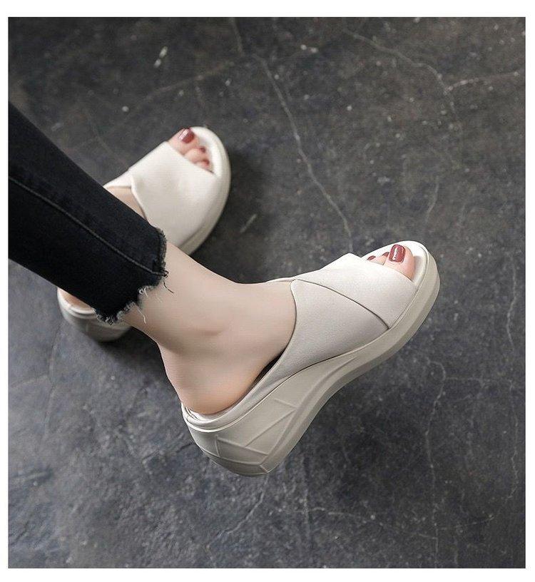 Durable non-slip leather slippers
