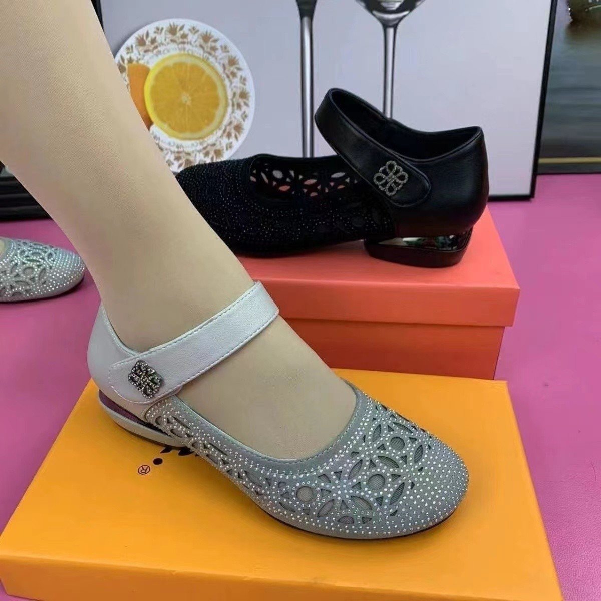 New rhinestone non-slip sandals