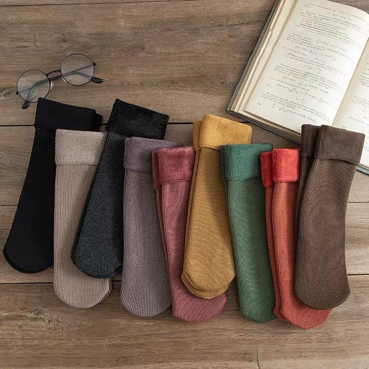 Vertical stripes cashmere snow socks