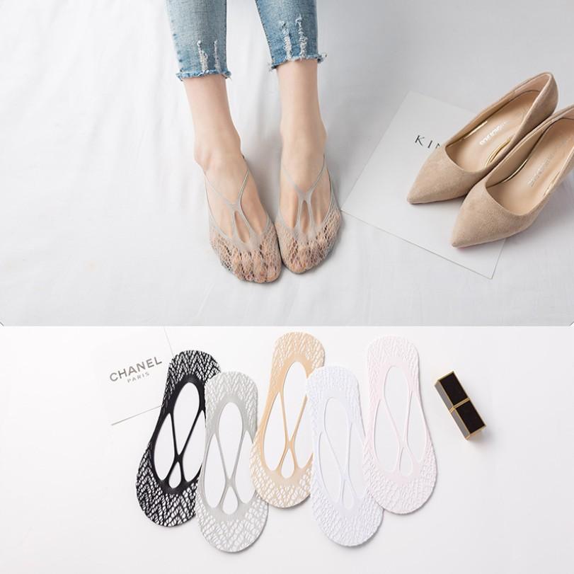 Breathable knitted lace socks