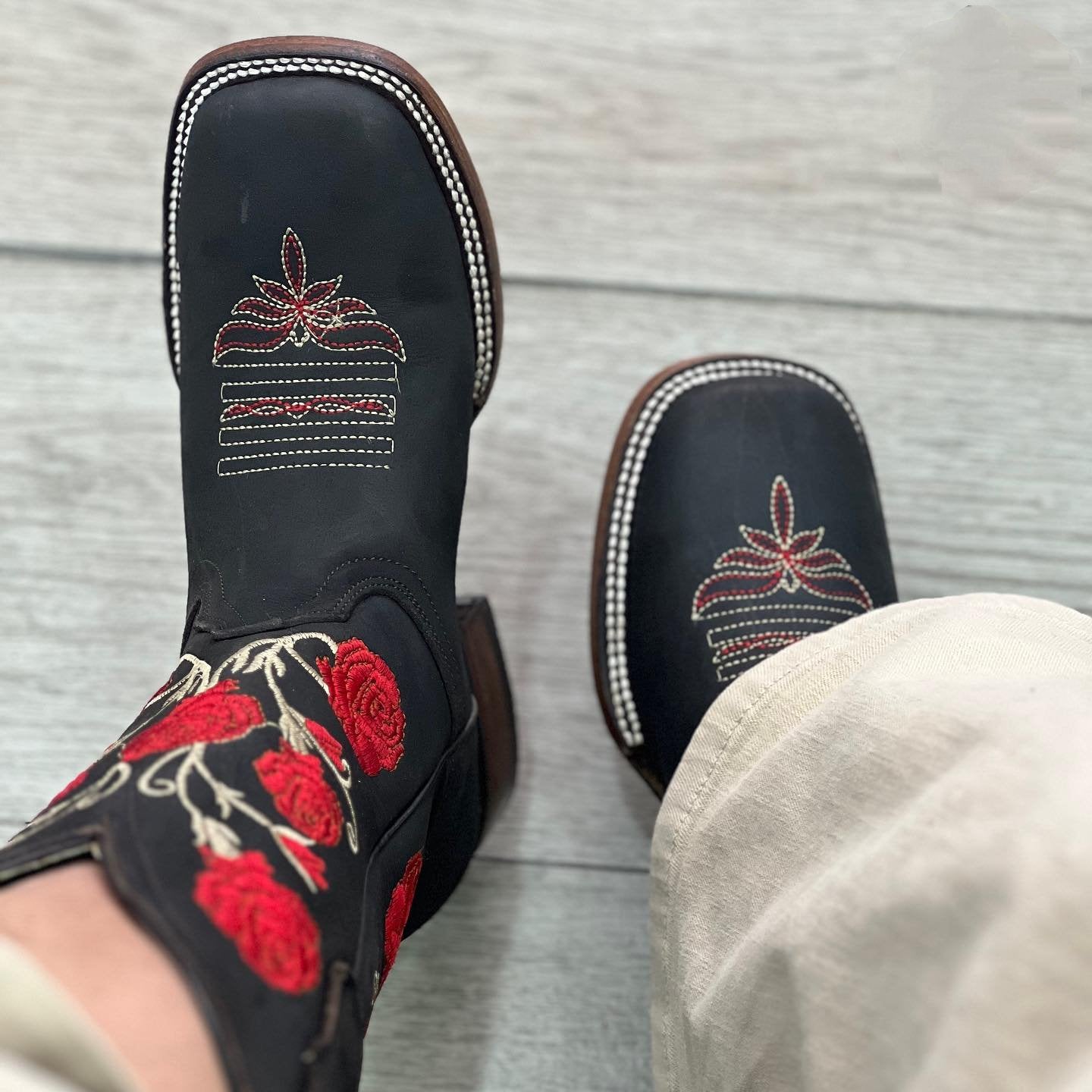 Women's Embroidered Rose Boots